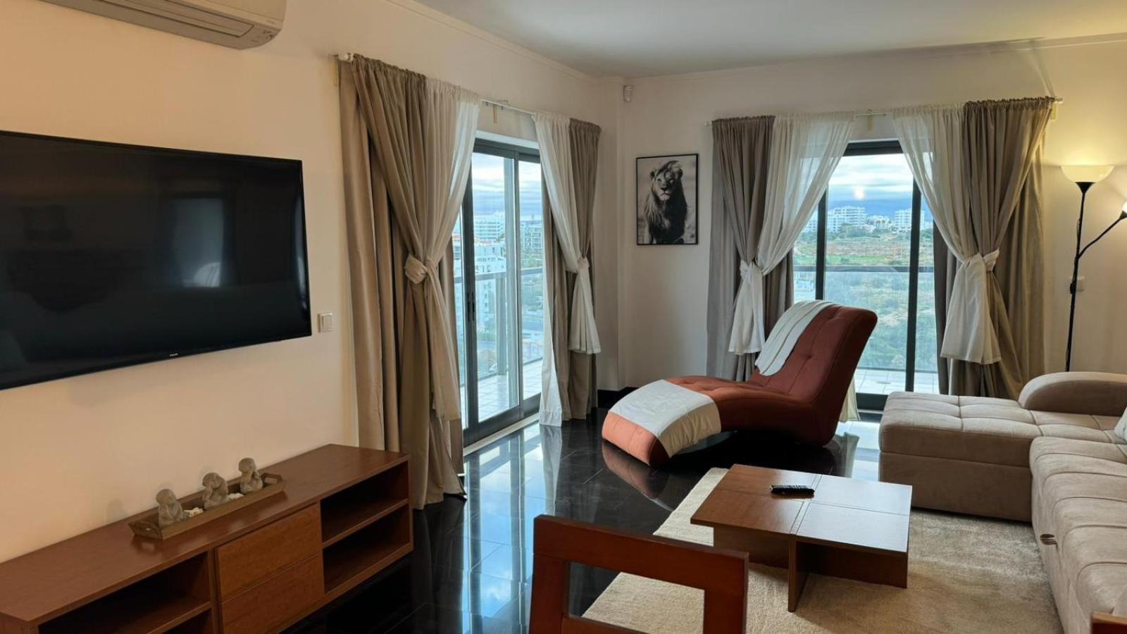 Rocha Tower - 13D Apartment Portimao Bagian luar foto